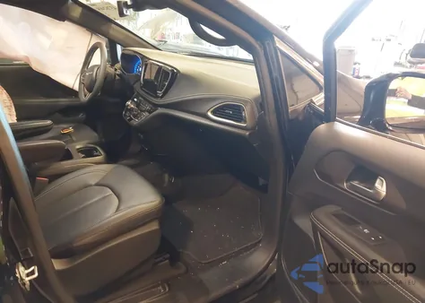 2025 Chrysler Pacifica Select from USA, damaged, VIN 2C4RC1BG4SR513954